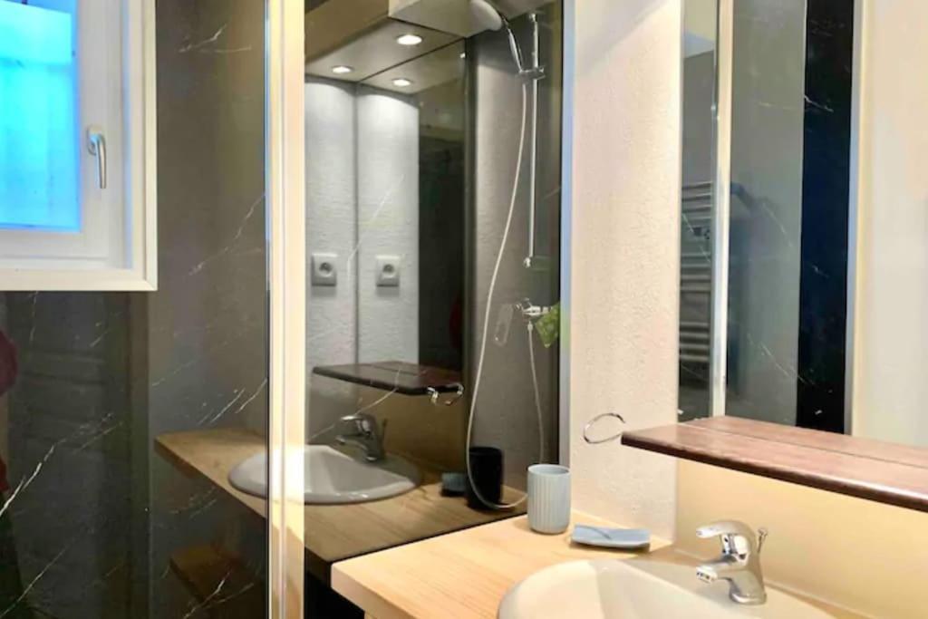 Charmant T3 Avec Vue Montagne Et Parking Privatif Фон-Ромё Экстерьер фото